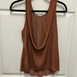 Stunning swoop back blouse.